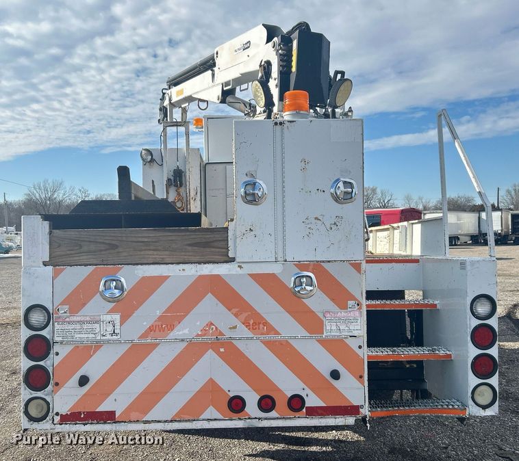 image for item OI9549 2007 Freightliner  M2 Business Class utility / service truck