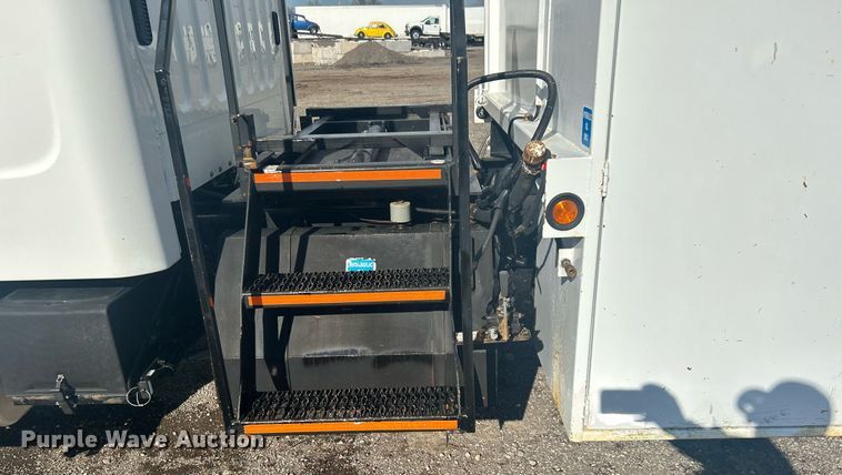 image for item OI9549 2007 Freightliner  M2 Business Class utility / service truck