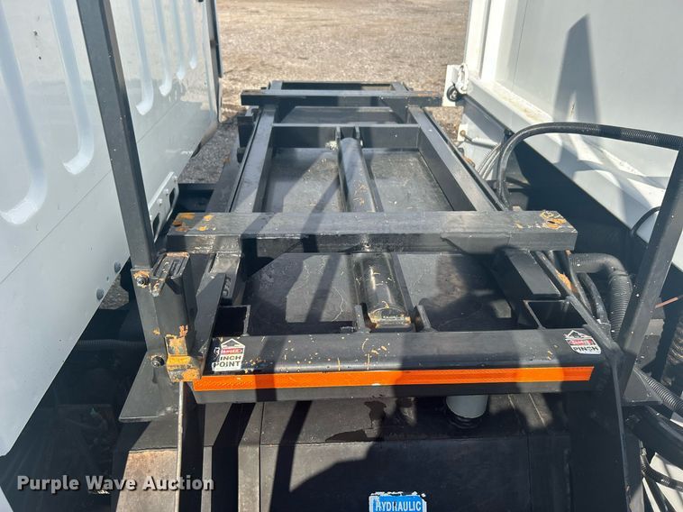 image for item OI9549 2007 Freightliner  M2 Business Class utility / service truck