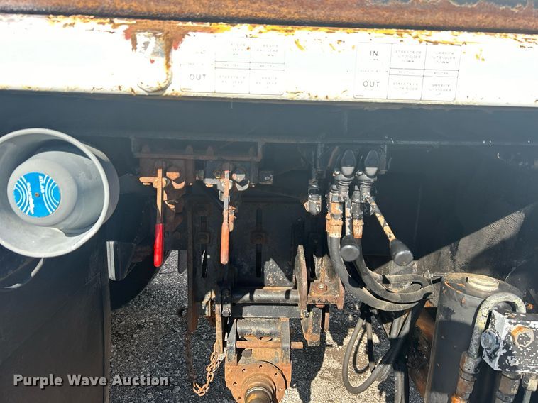 image for item OI9549 2007 Freightliner  M2 Business Class utility / service truck