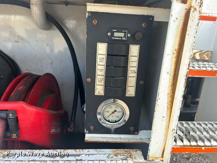 image for item OI9549 2007 Freightliner  M2 Business Class utility / service truck