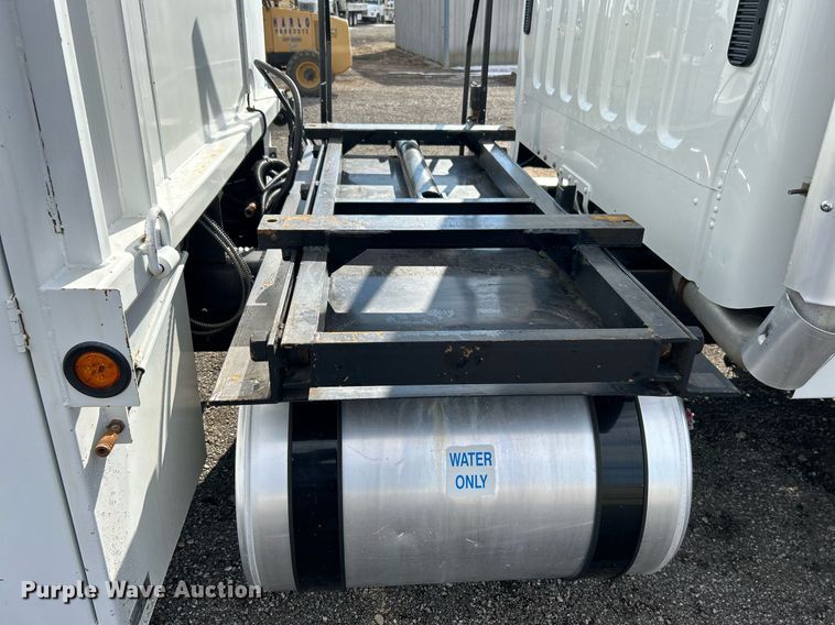 image for item OI9549 2007 Freightliner  M2 Business Class utility / service truck