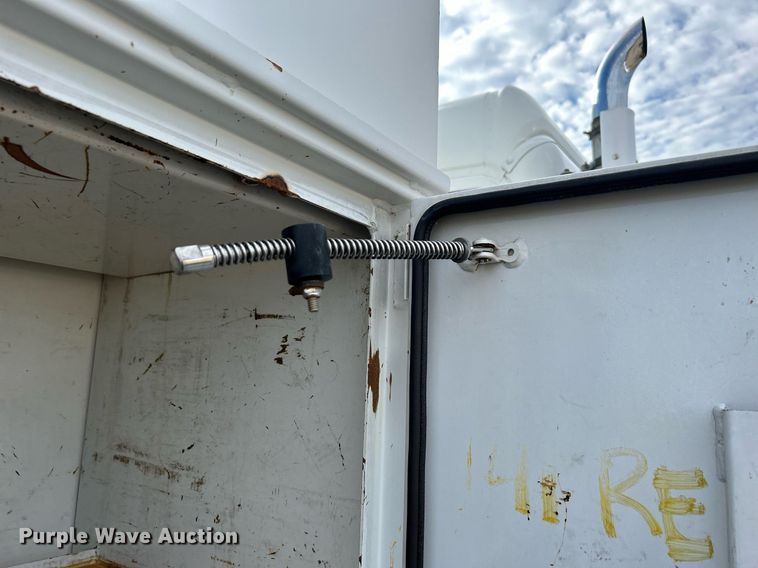 image for item OI9549 2007 Freightliner  M2 Business Class utility / service truck