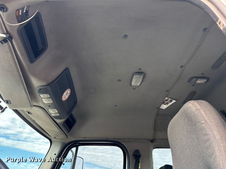 image for item OI9549 2007 Freightliner  M2 Business Class utility / service truck