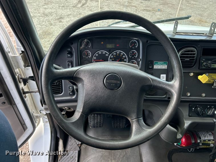 image for item OI9549 2007 Freightliner  M2 Business Class utility / service truck