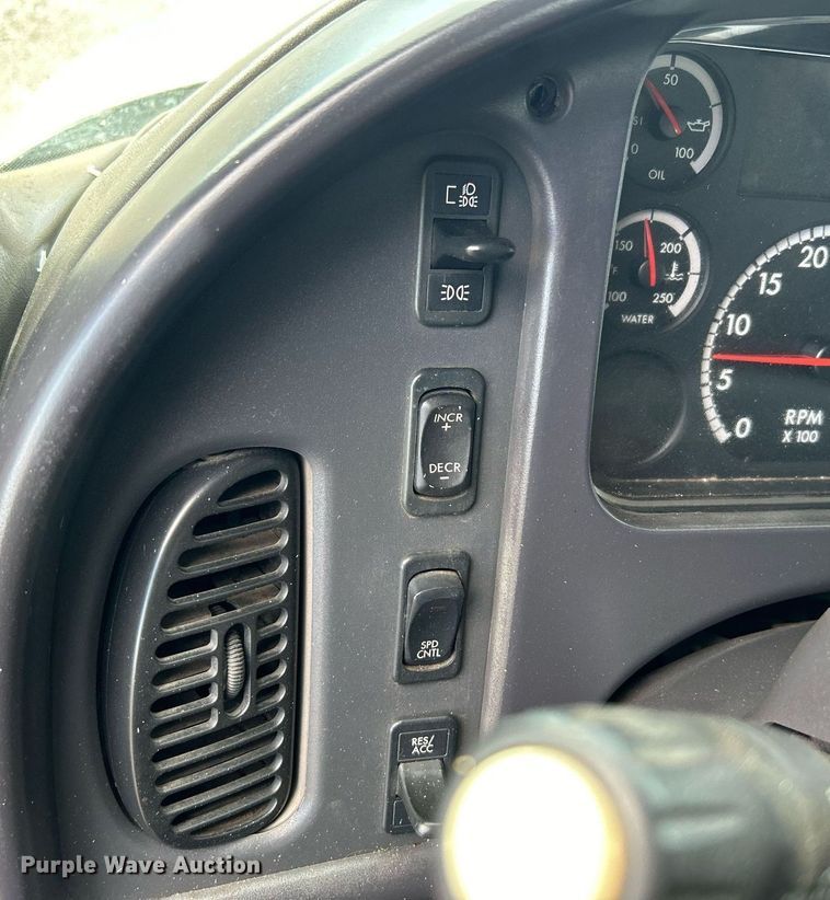 image for item OI9549 2007 Freightliner  M2 Business Class utility / service truck