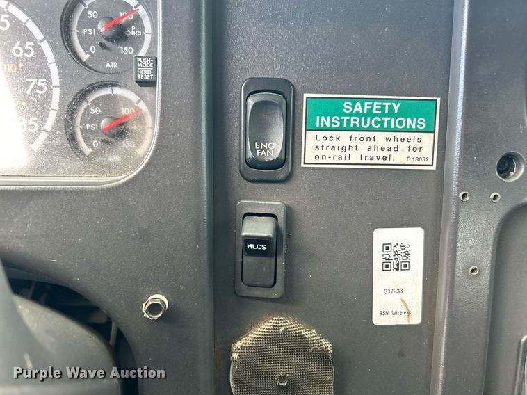 image for item OI9549 2007 Freightliner  M2 Business Class utility / service truck