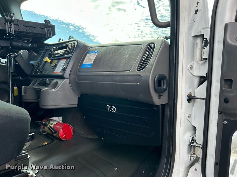 image for item OI9549 2007 Freightliner  M2 Business Class utility / service truck