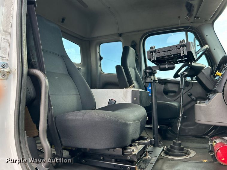 image for item OI9549 2007 Freightliner  M2 Business Class utility / service truck