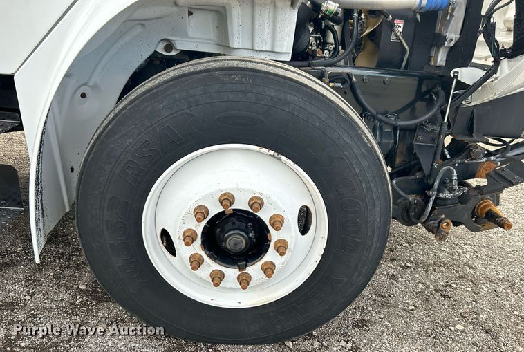 image for item OI9549 2007 Freightliner  M2 Business Class utility / service truck