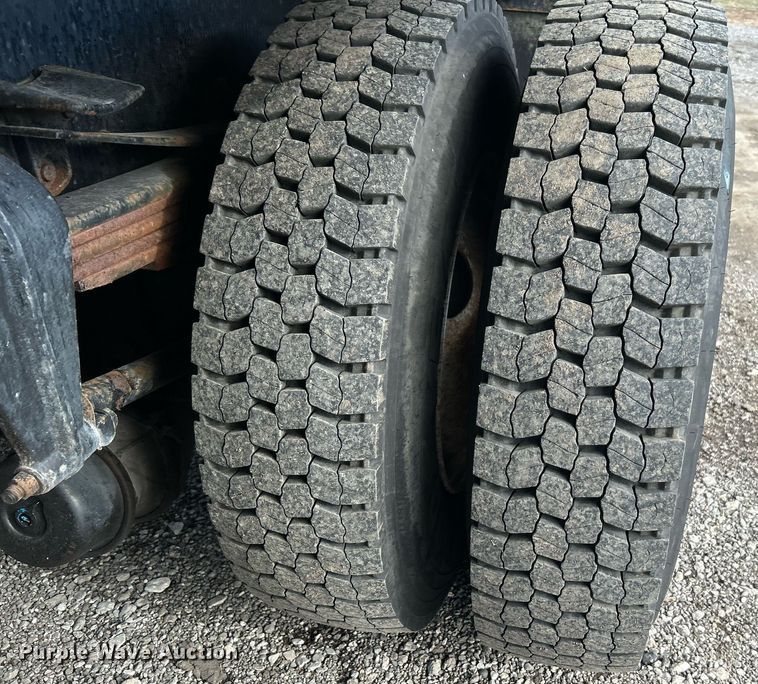 image for item OI9549 2007 Freightliner  M2 Business Class utility / service truck