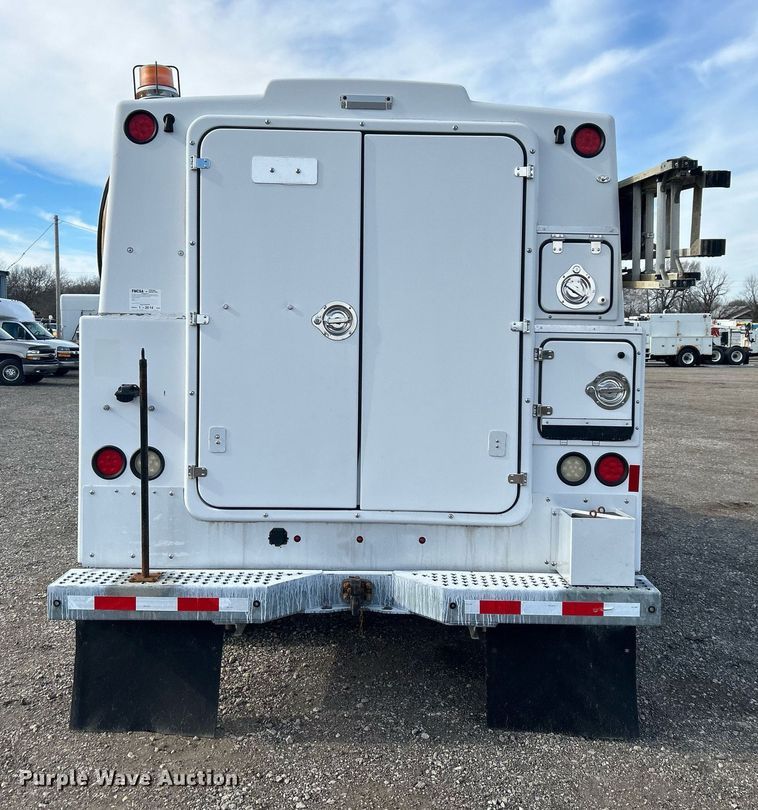 image for item OI9561 2013 Ford F450 Super Duty  utility / service truck