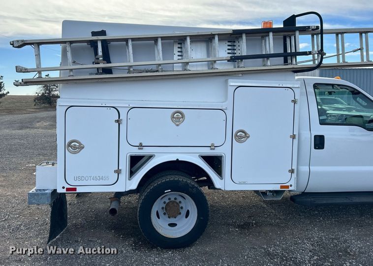 image for item OI9561 2013 Ford F450 Super Duty  utility / service truck