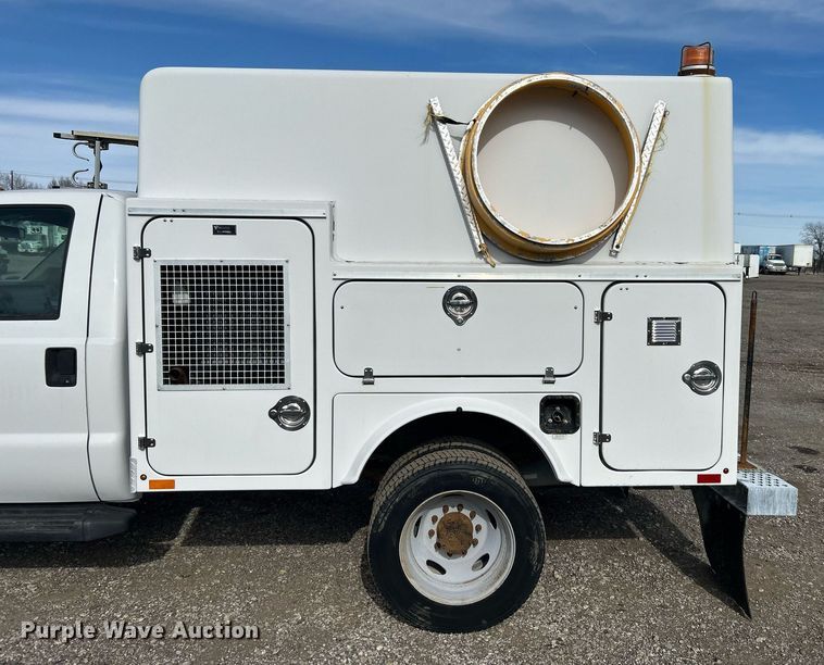 image for item OI9561 2013 Ford F450 Super Duty  utility / service truck