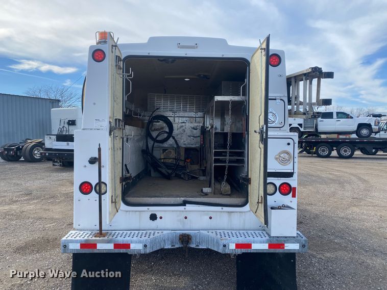 image for item OI9561 2013 Ford F450 Super Duty  utility / service truck