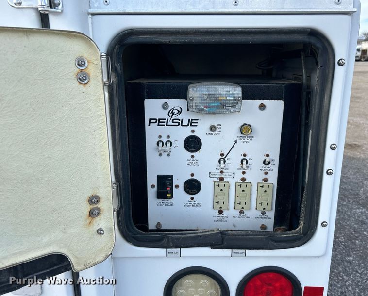 image for item OI9561 2013 Ford F450 Super Duty  utility / service truck