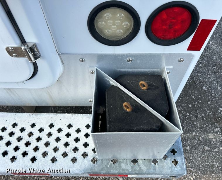 image for item OI9561 2013 Ford F450 Super Duty  utility / service truck