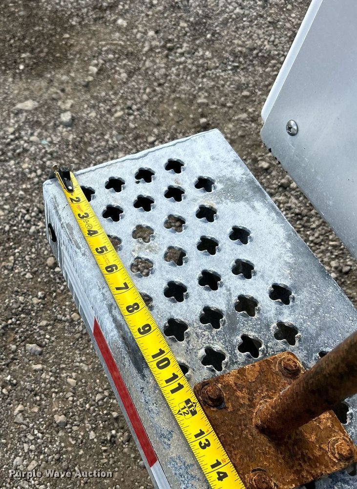 image for item OI9561 2013 Ford F450 Super Duty  utility / service truck