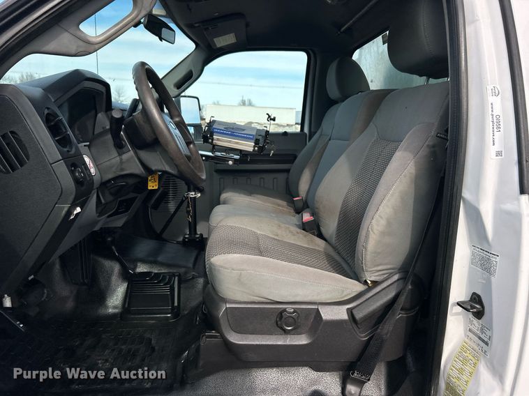 image for item OI9561 2013 Ford F450 Super Duty  utility / service truck