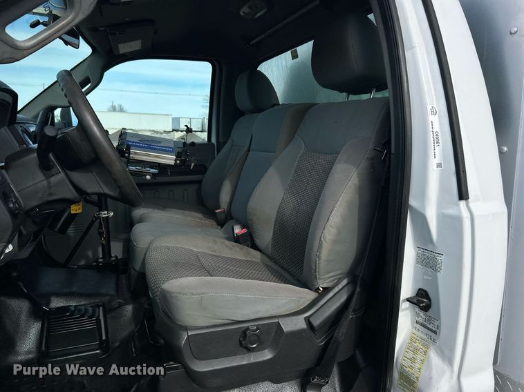 image for item OI9561 2013 Ford F450 Super Duty  utility / service truck