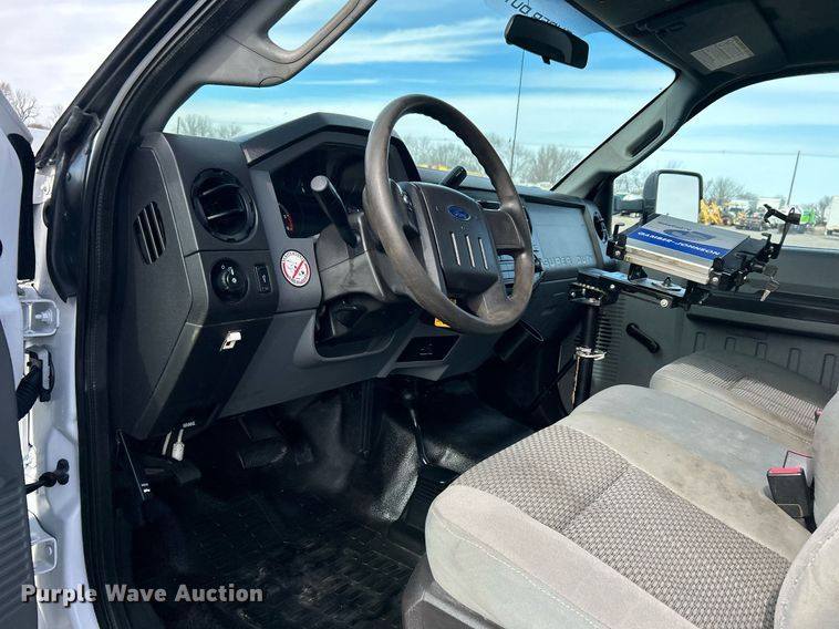 image for item OI9561 2013 Ford F450 Super Duty  utility / service truck