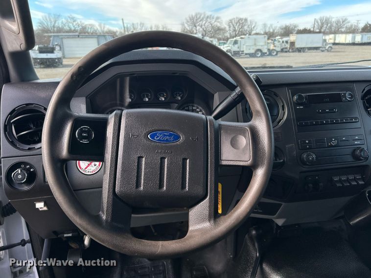 image for item OI9561 2013 Ford F450 Super Duty  utility / service truck