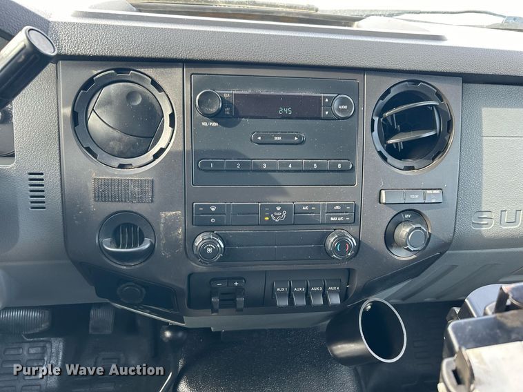 image for item OI9561 2013 Ford F450 Super Duty  utility / service truck