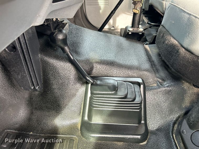 image for item OI9561 2013 Ford F450 Super Duty  utility / service truck