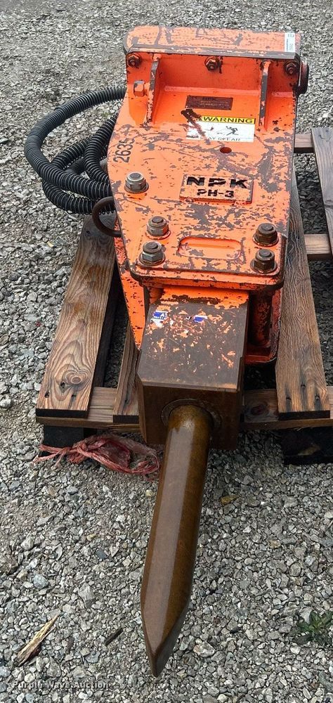 image for item OI9563 NPK PH-3 breaker