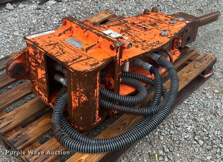 image for item OI9563 NPK PH-3 breaker