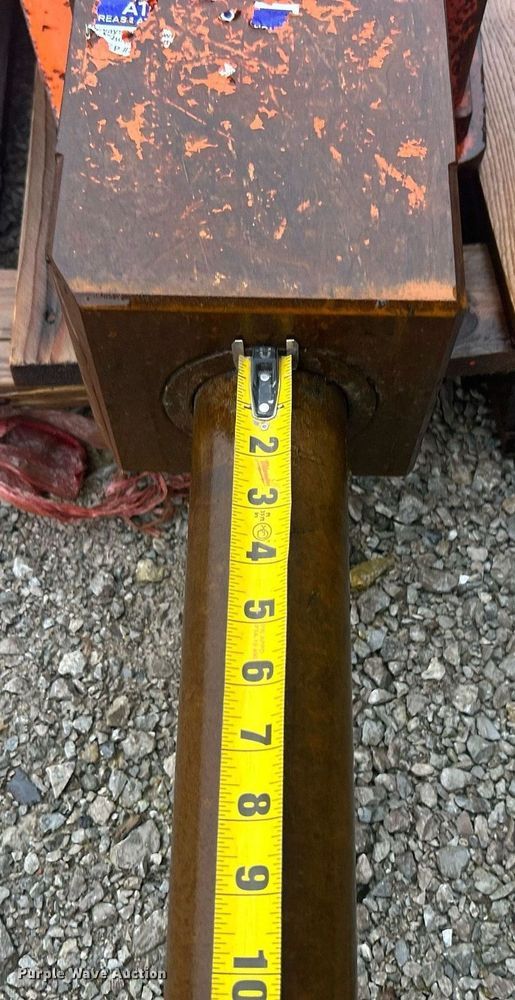 image for item OI9563 NPK PH-3 breaker