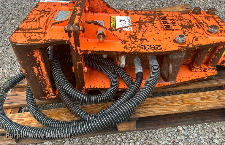 image for item OI9563 NPK PH-3 breaker