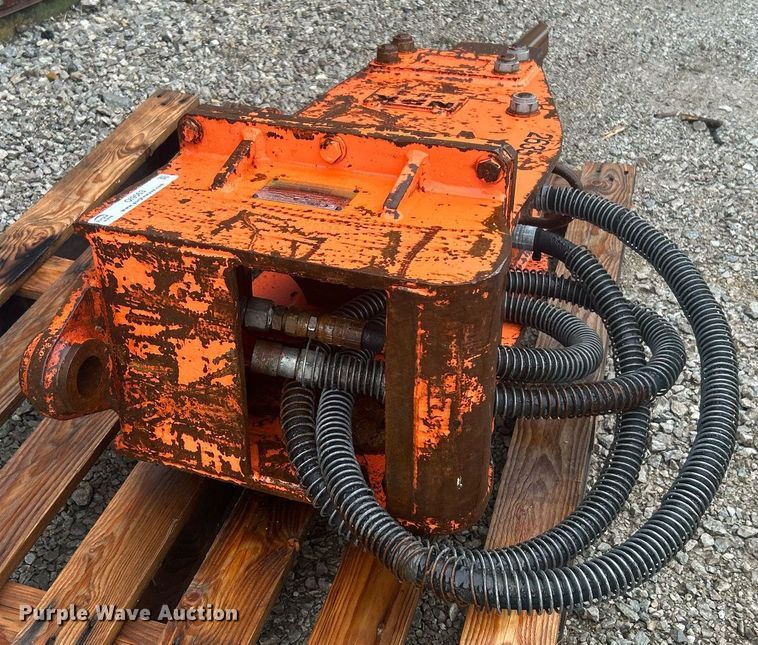 image for item OI9563 NPK PH-3 breaker