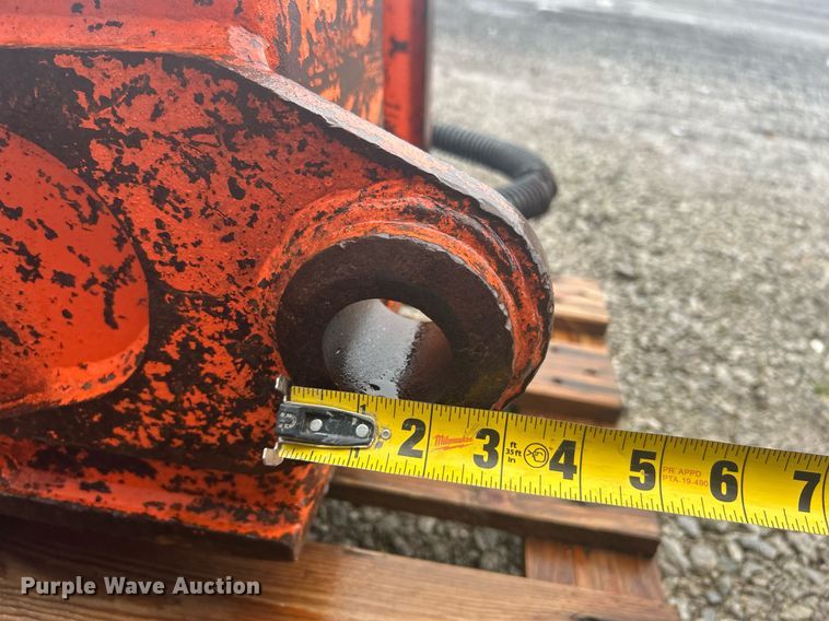 image for item OI9563 NPK PH-3 breaker