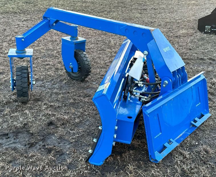 image for item OJ9396 2023 TopCat SSSG72 skid steer grader