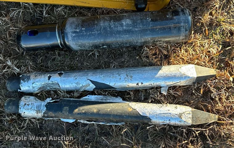 image for item OJ9408 2023 AgroTK SSHH680 skid steer breaker