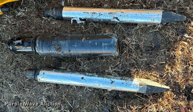 image for item OJ9410 2023 Wolverine CB-11-750F skid steer breaker