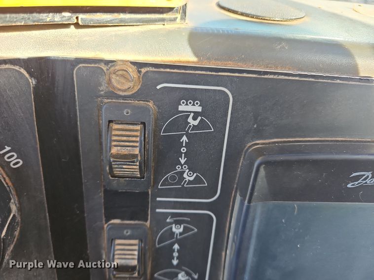 image for item OJ9722 2010 Vermeer  D100x120 Navigator Series II directional boring unit