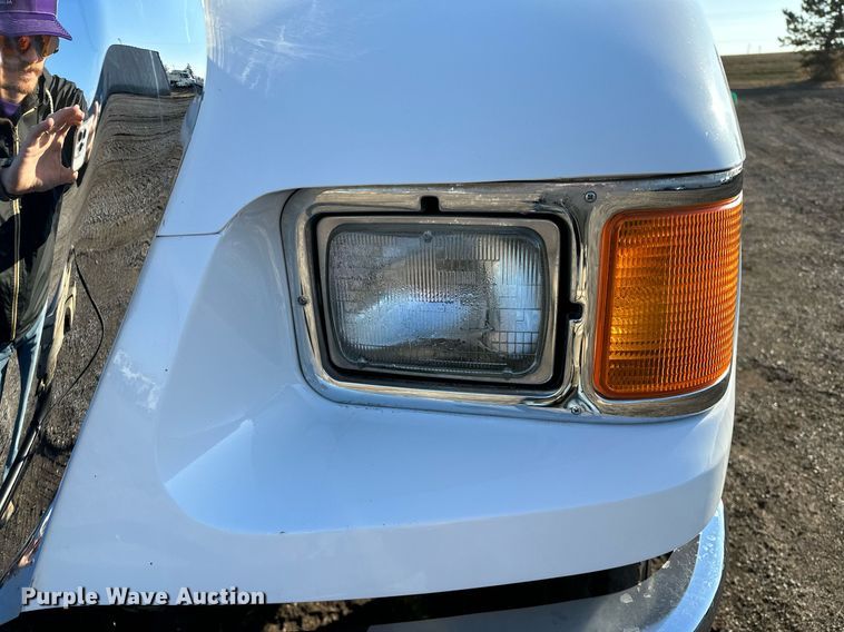 image for item OM9785 2015 Ford F750 Super Duty water truck