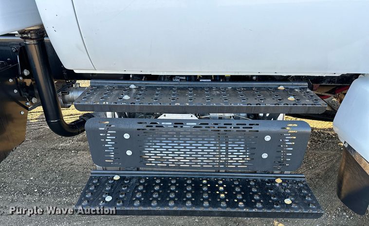 image for item OM9785 2015 Ford F750 Super Duty water truck