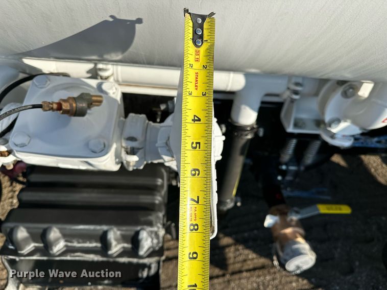 image for item OM9785 2015 Ford F750 Super Duty water truck