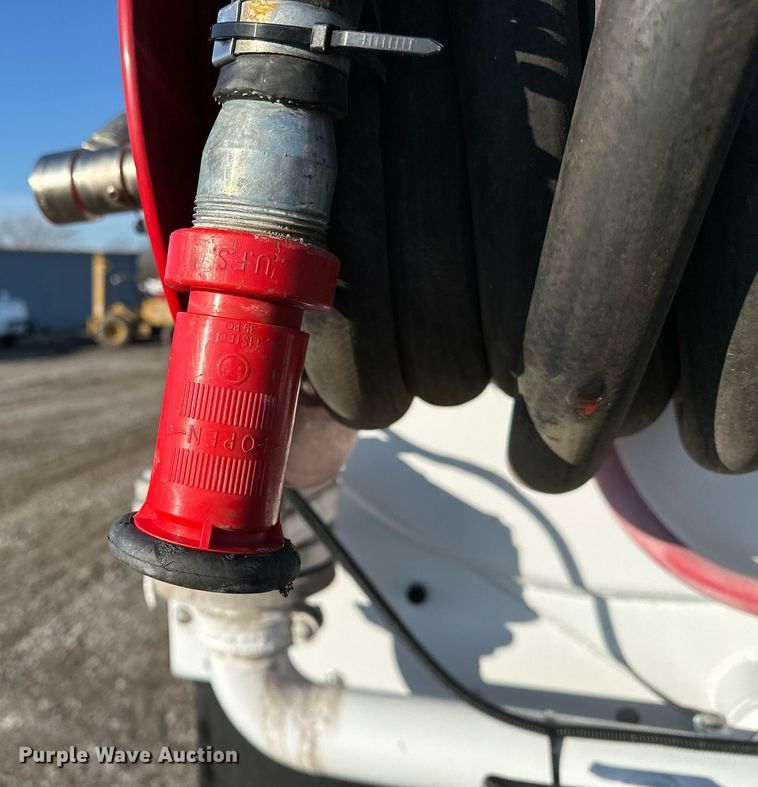 image for item OM9785 2015 Ford F750 Super Duty water truck