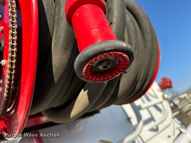 image for item OM9785 2015 Ford F750 Super Duty water truck