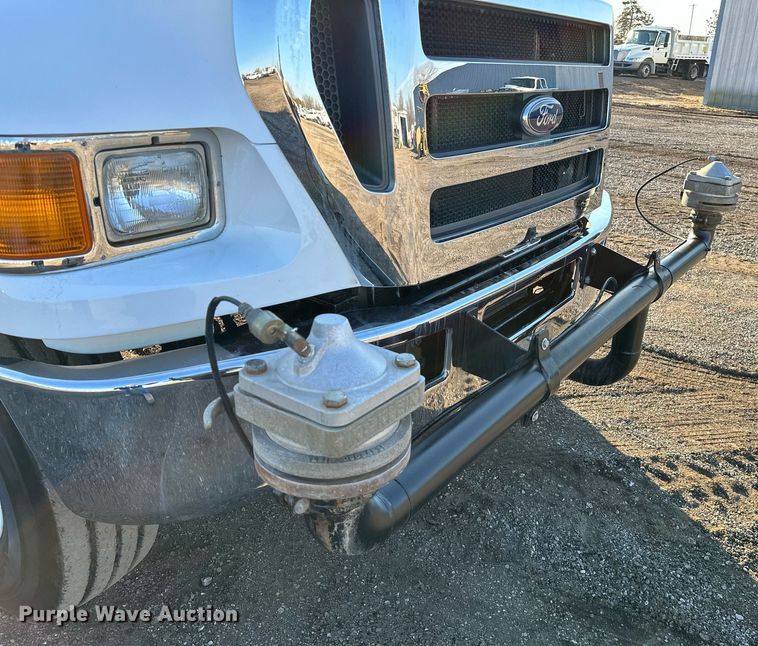 image for item OM9785 2015 Ford F750 Super Duty water truck