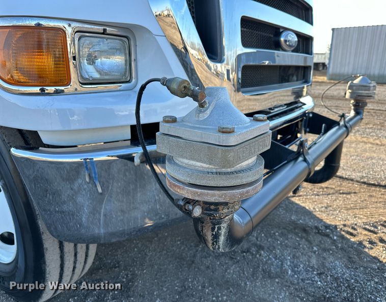 image for item OM9785 2015 Ford F750 Super Duty water truck