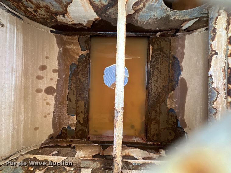 image for item OM9785 2015 Ford F750 Super Duty water truck