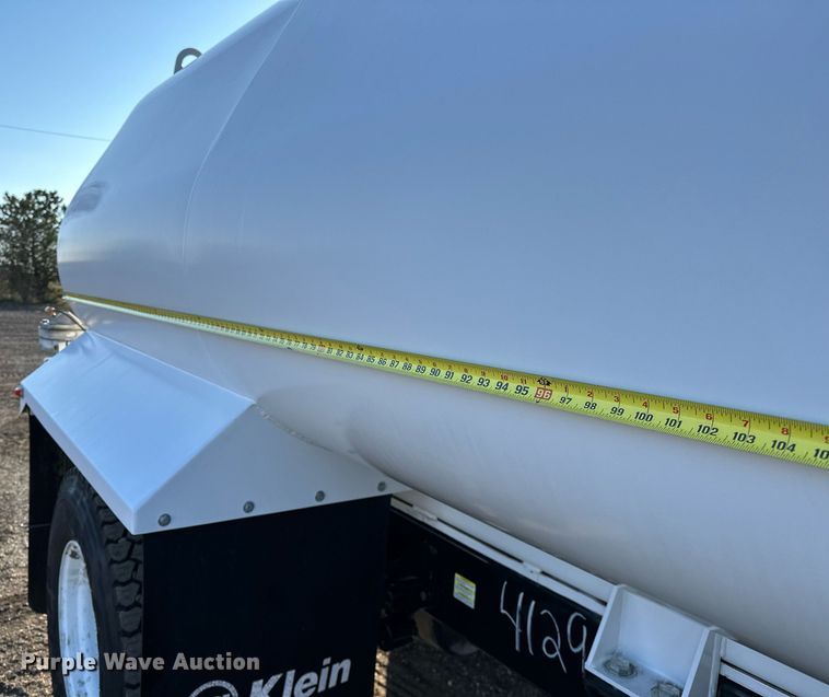 image for item OM9785 2015 Ford F750 Super Duty water truck