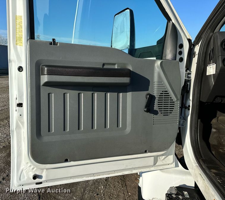 image for item OM9785 2015 Ford F750 Super Duty water truck
