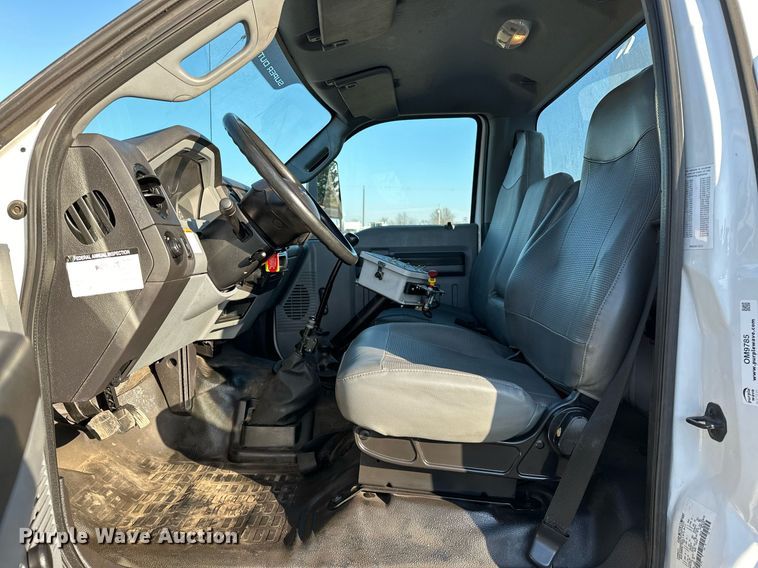 image for item OM9785 2015 Ford F750 Super Duty water truck