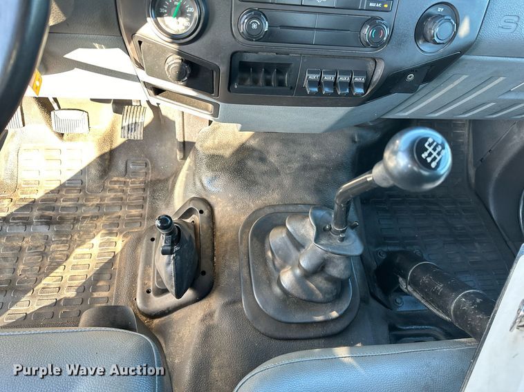 image for item OM9785 2015 Ford F750 Super Duty water truck